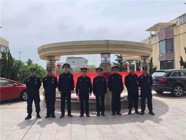 “為民辦實(shí)事”，嶗山一小區(qū)臨時(shí)地樁被再次清理